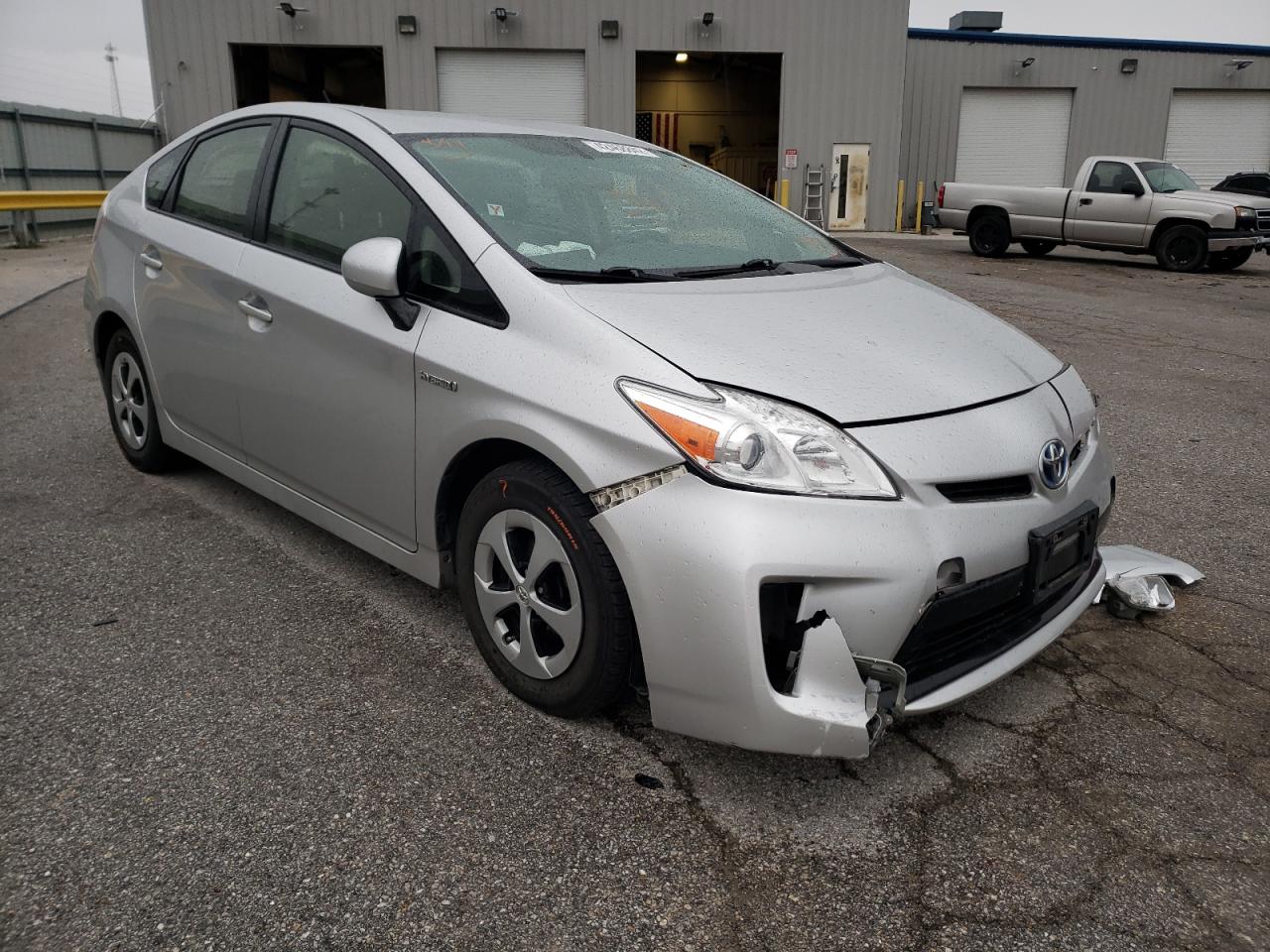 TOYOTA PRIUS 2015 مع رقم تعريف المركبة JTDKN3DU4F1994907 - صورة من المزاد