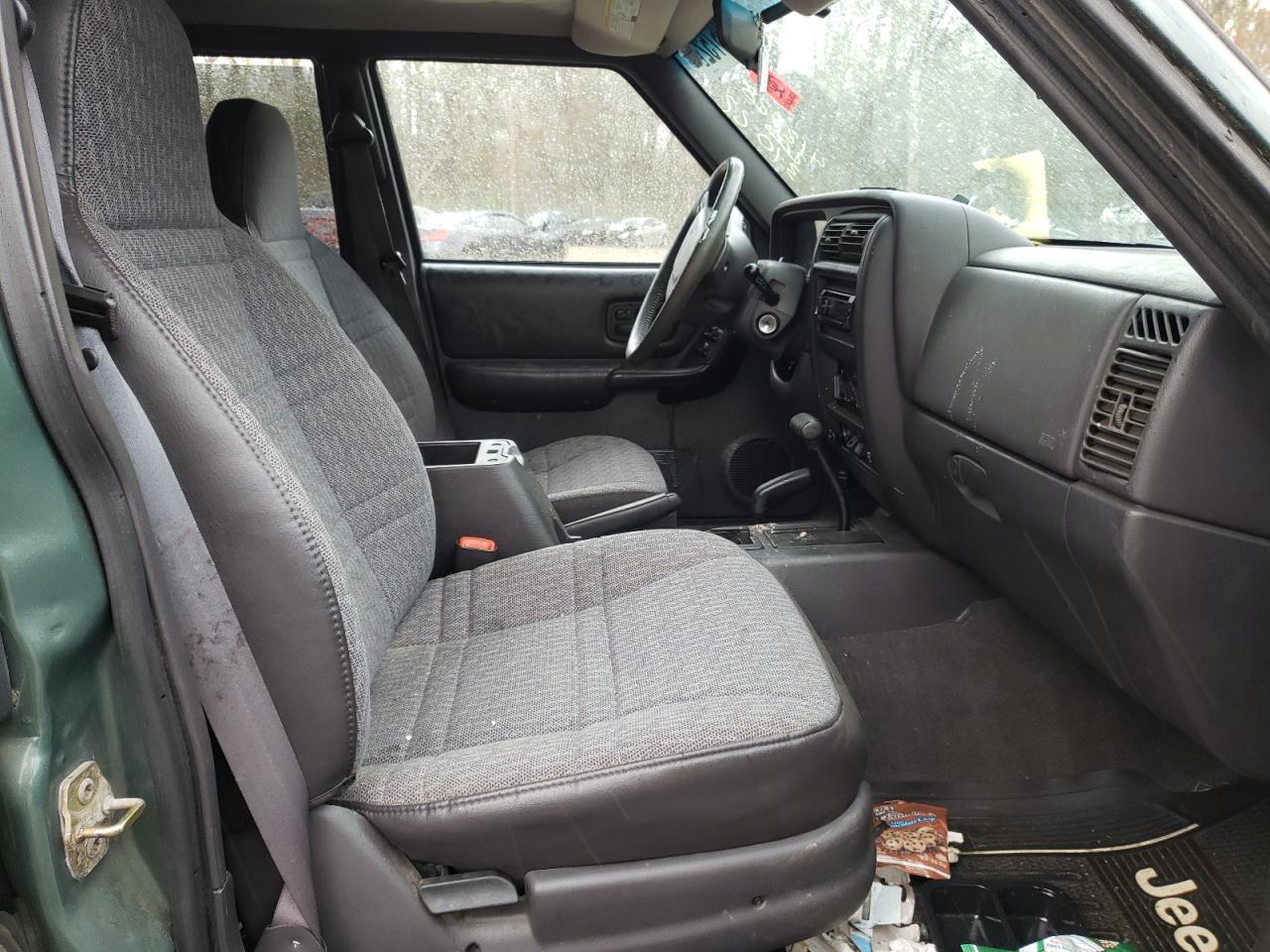 Photo 5 from auction – 2000 JEEP CHEROKEE S with VIN 1J4FF48S2YL214482