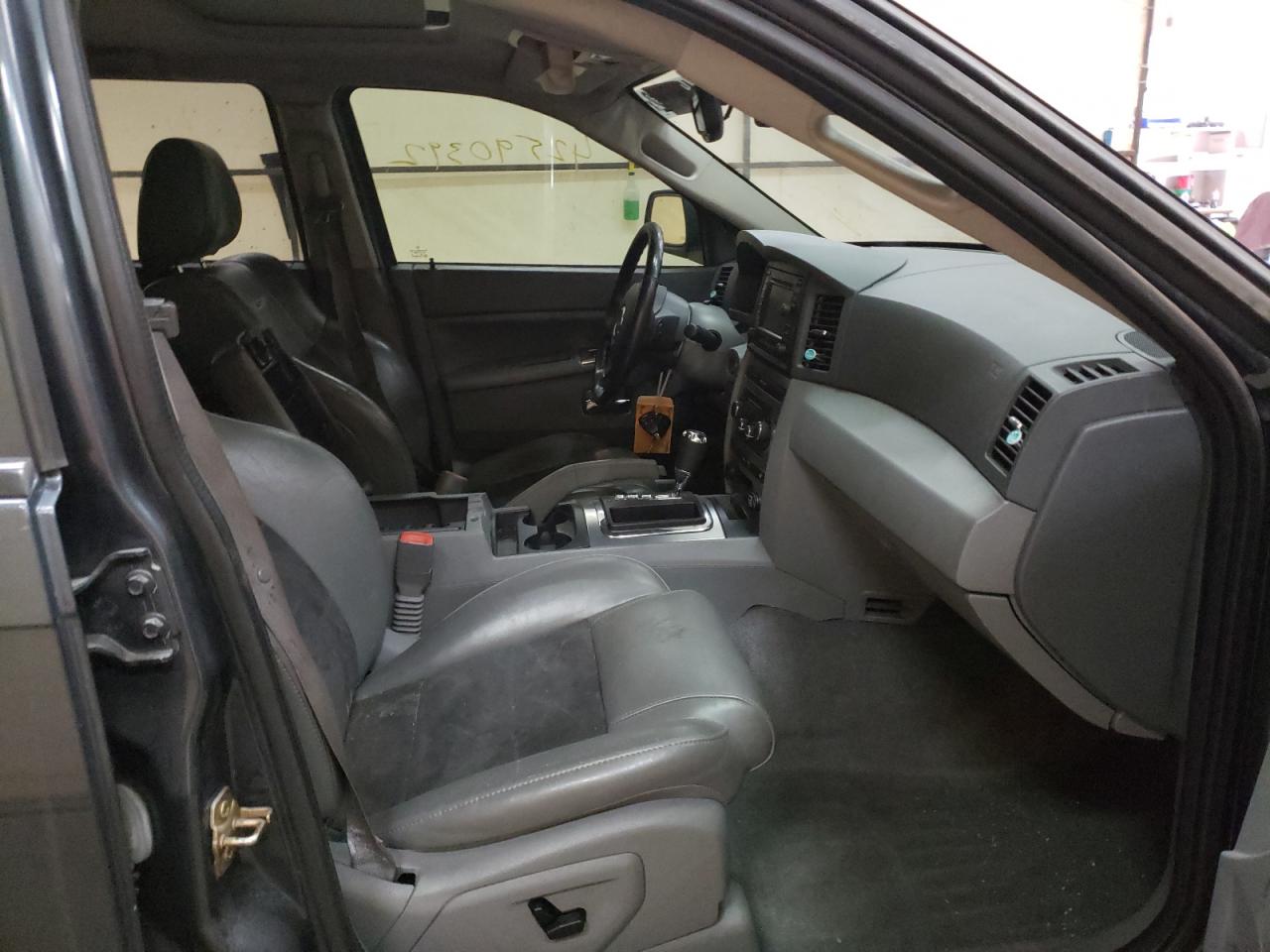 Photo 5 from auction – 2007 JEEP GRAND CHER with VIN 1J8HR78337C518041