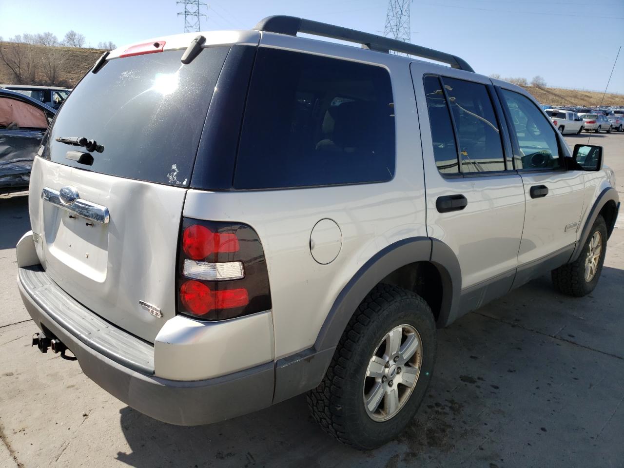 Foto 4 de la subasta – 2006 FORD EXPLORER X con VIN 1FMEU73E86UA73026