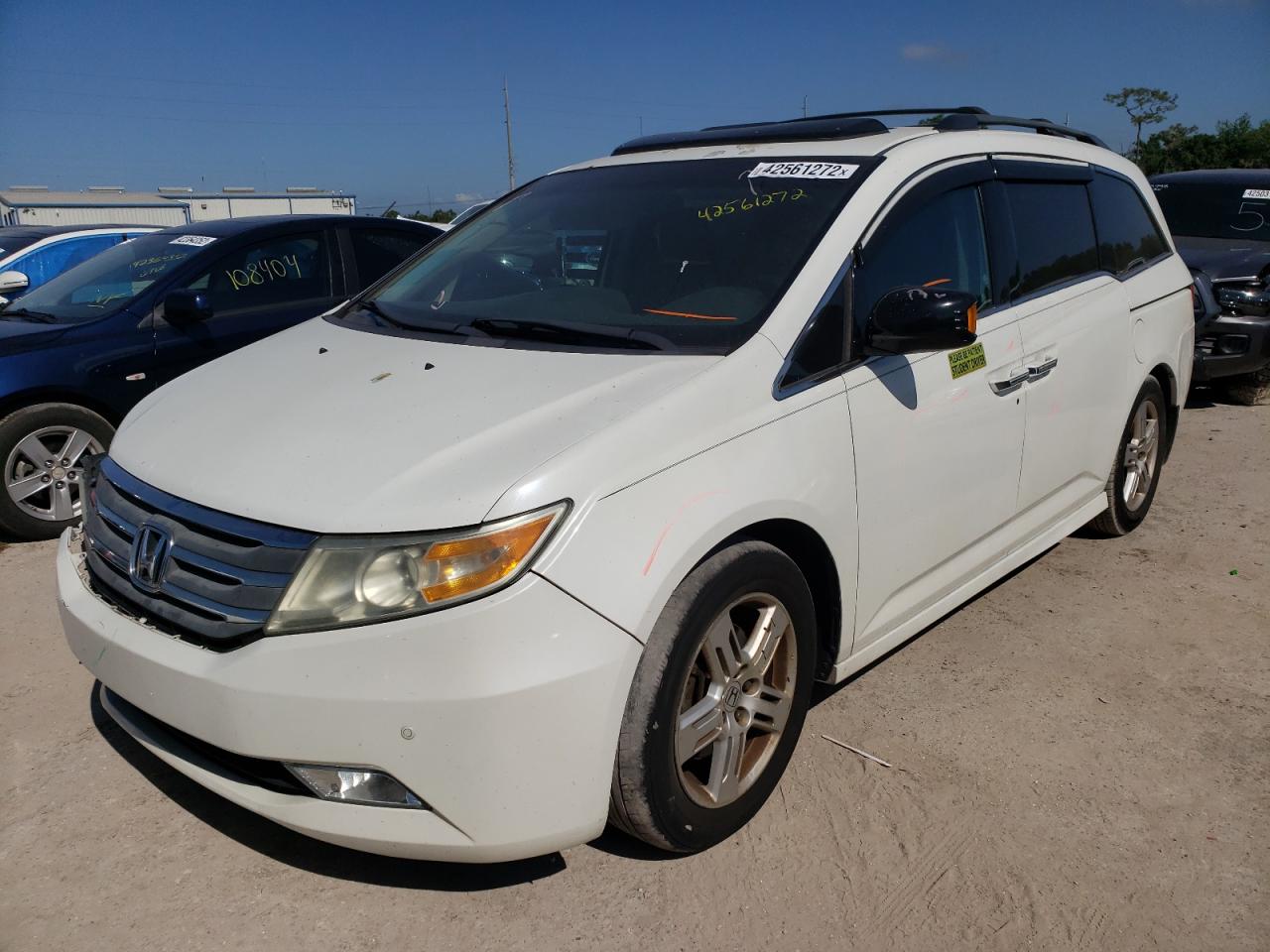 Photo 2 from auction – 2012 HONDA ODYSSEY TO with VIN 5FNRL5H92CB047731