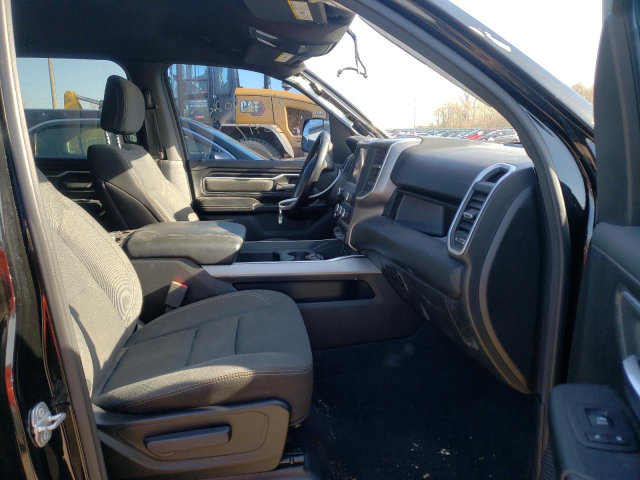 Photo 5 from auction – 2019 RAM 1500 BIG H with VIN 1C6SRFFT7KN516047