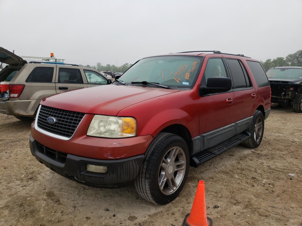Photo 2 from auction – 2004 FORD EXPEDITION with VIN 1FMRU15W34LA70672