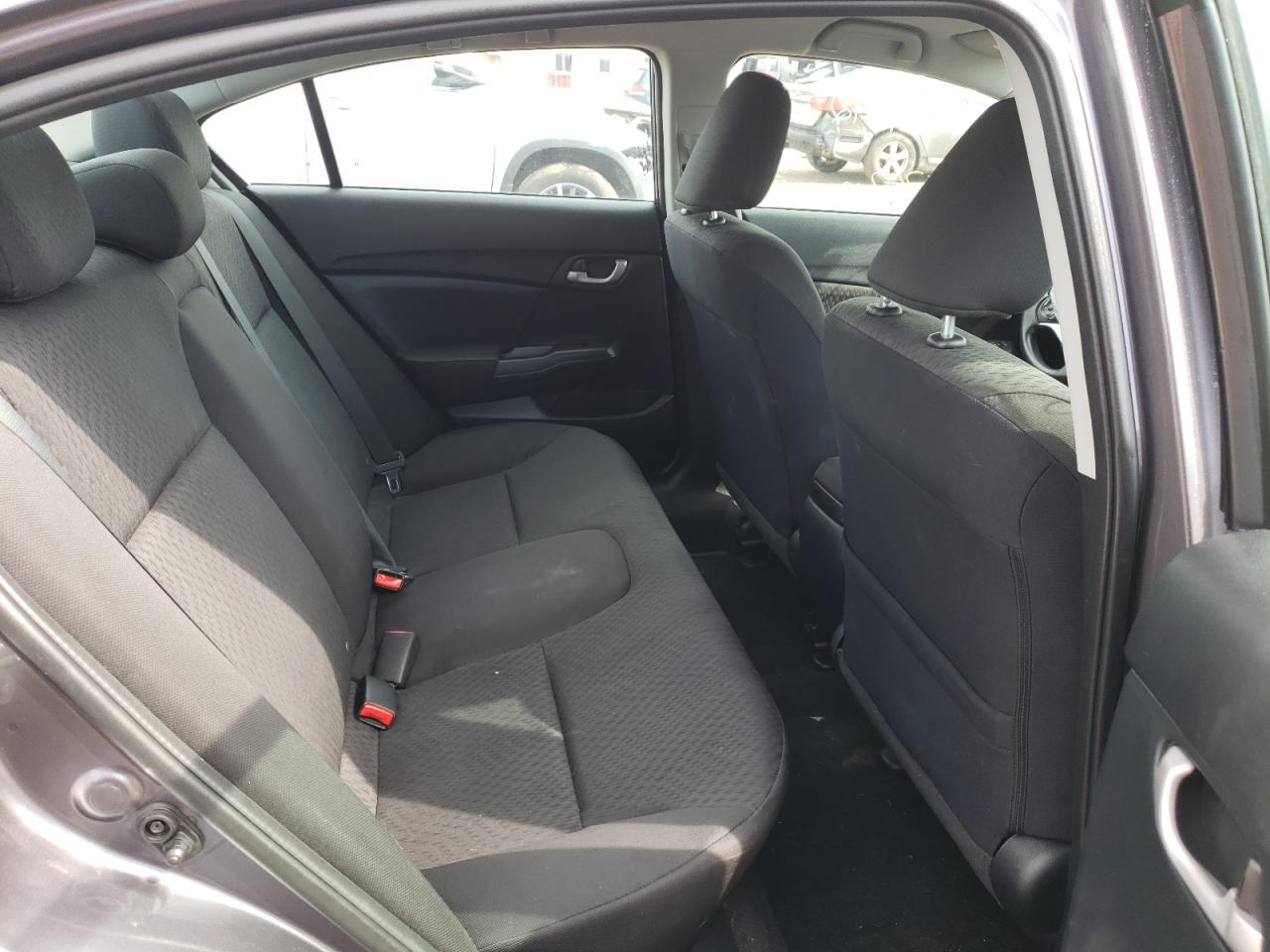 Photo 6 from auction – 2015 HONDA CIVIC LX with VIN 19XFB2F57FE117366