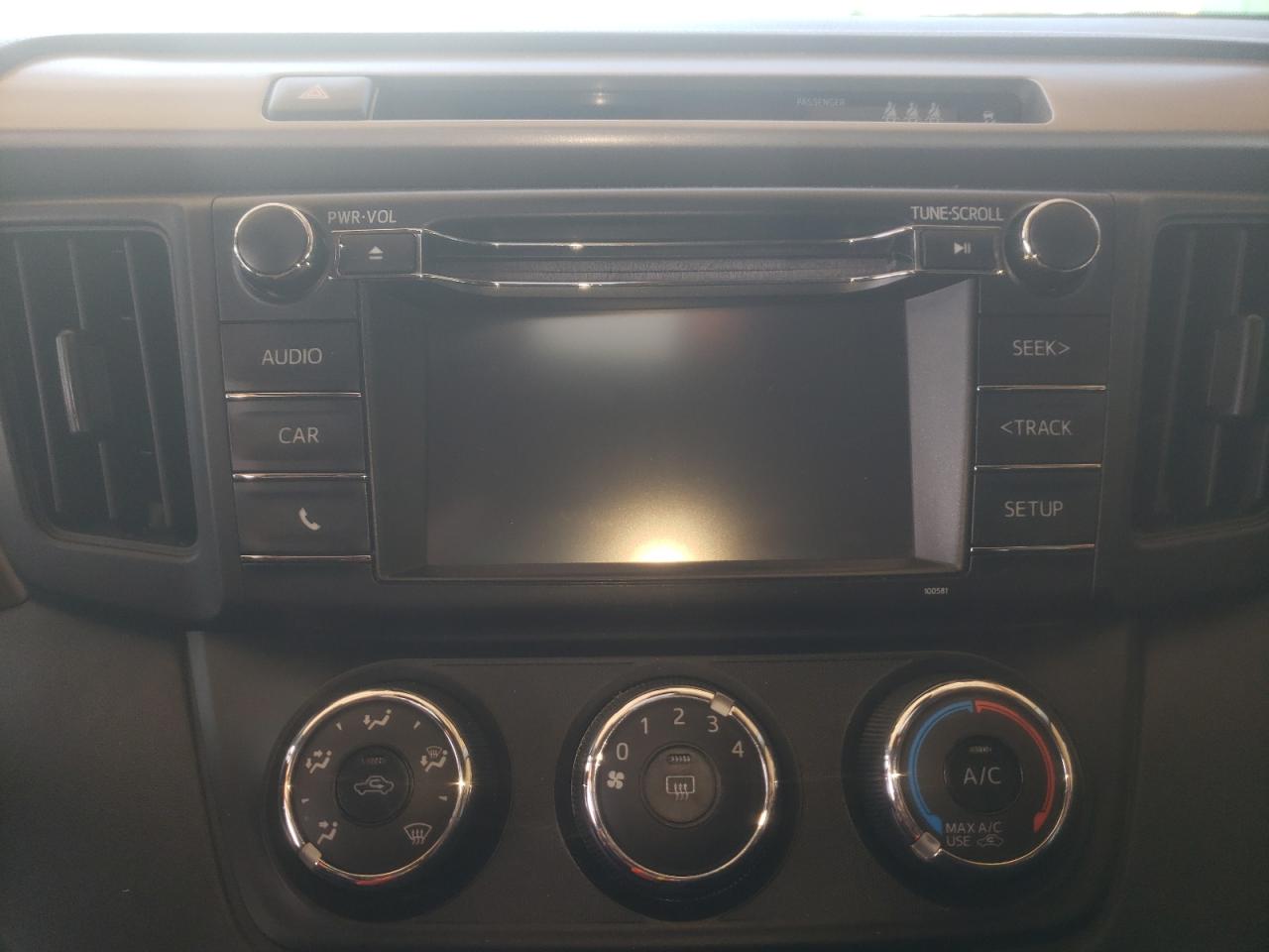 Photo 9 from auction – 2018 TOYOTA RAV4 LE with VIN 2T3ZFREV5JW419585