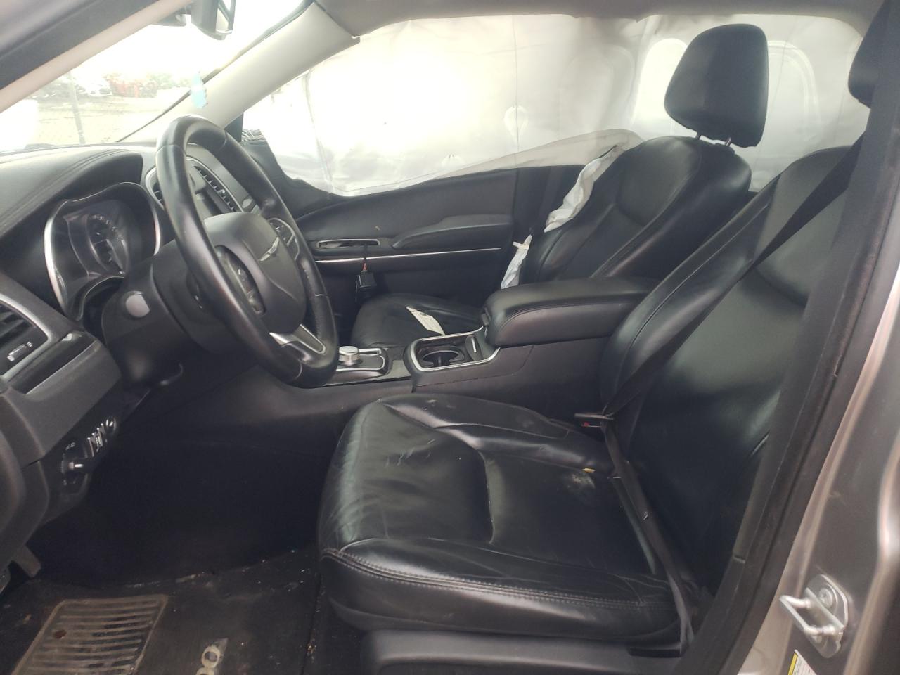 Photo 5 from auction – 2017 CHRYSLER 300 LIMITE with VIN 2C3CCAAG9HH609864