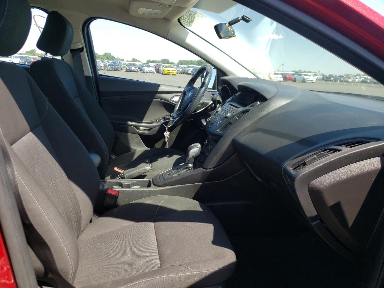 Photo 5 from auction – 2015 FORD FOCUS SE with VIN 1FADP3F23FL371755
