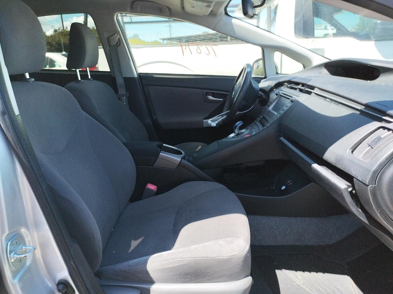 Photo 5 from auction – 2012 TOYOTA PRIUS with VIN JTDKN3DU2C5514934