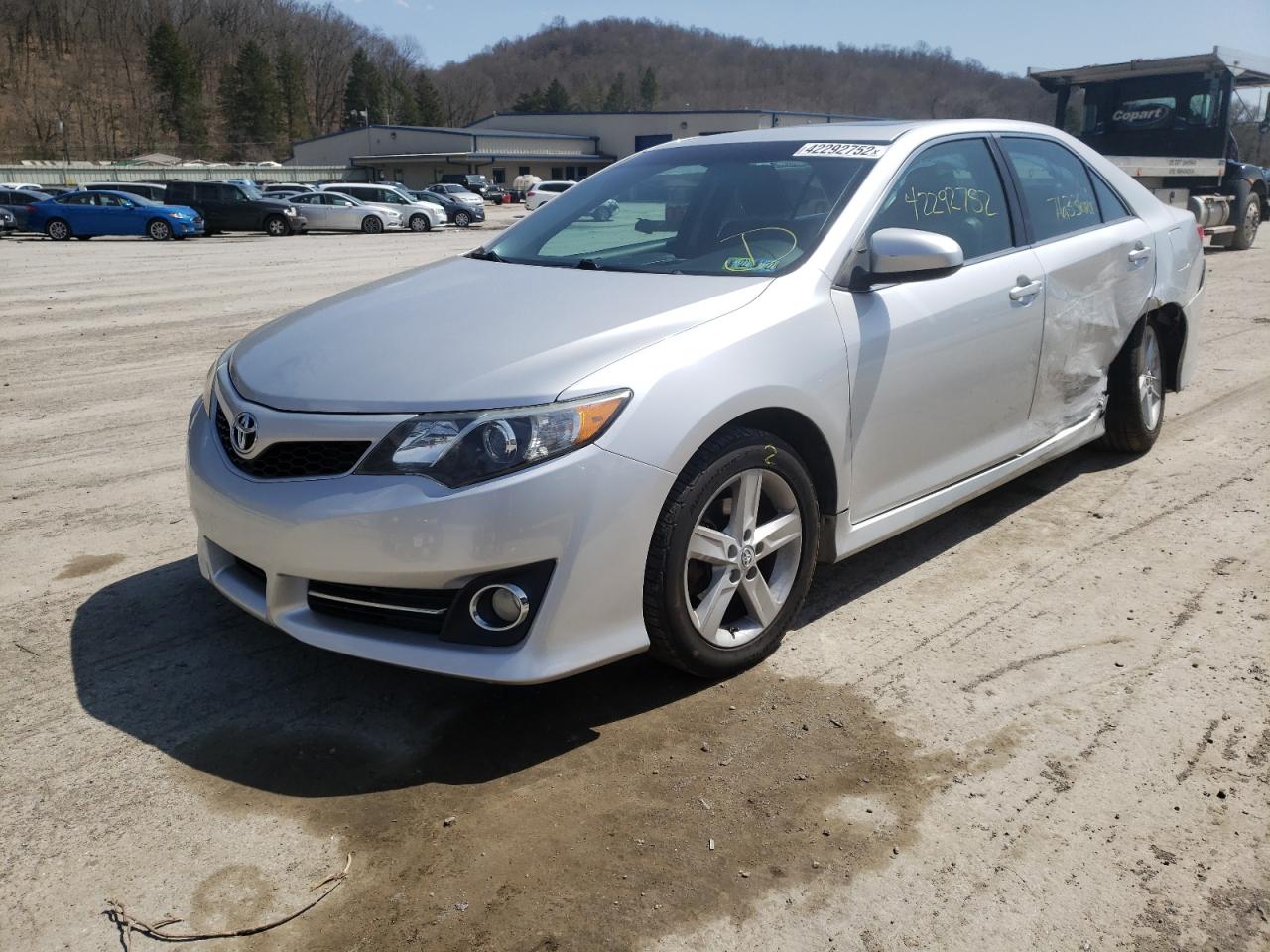 Photo 2 from auction – 2014 TOYOTA CAMRY L with VIN 4T1BF1FK2EU774560