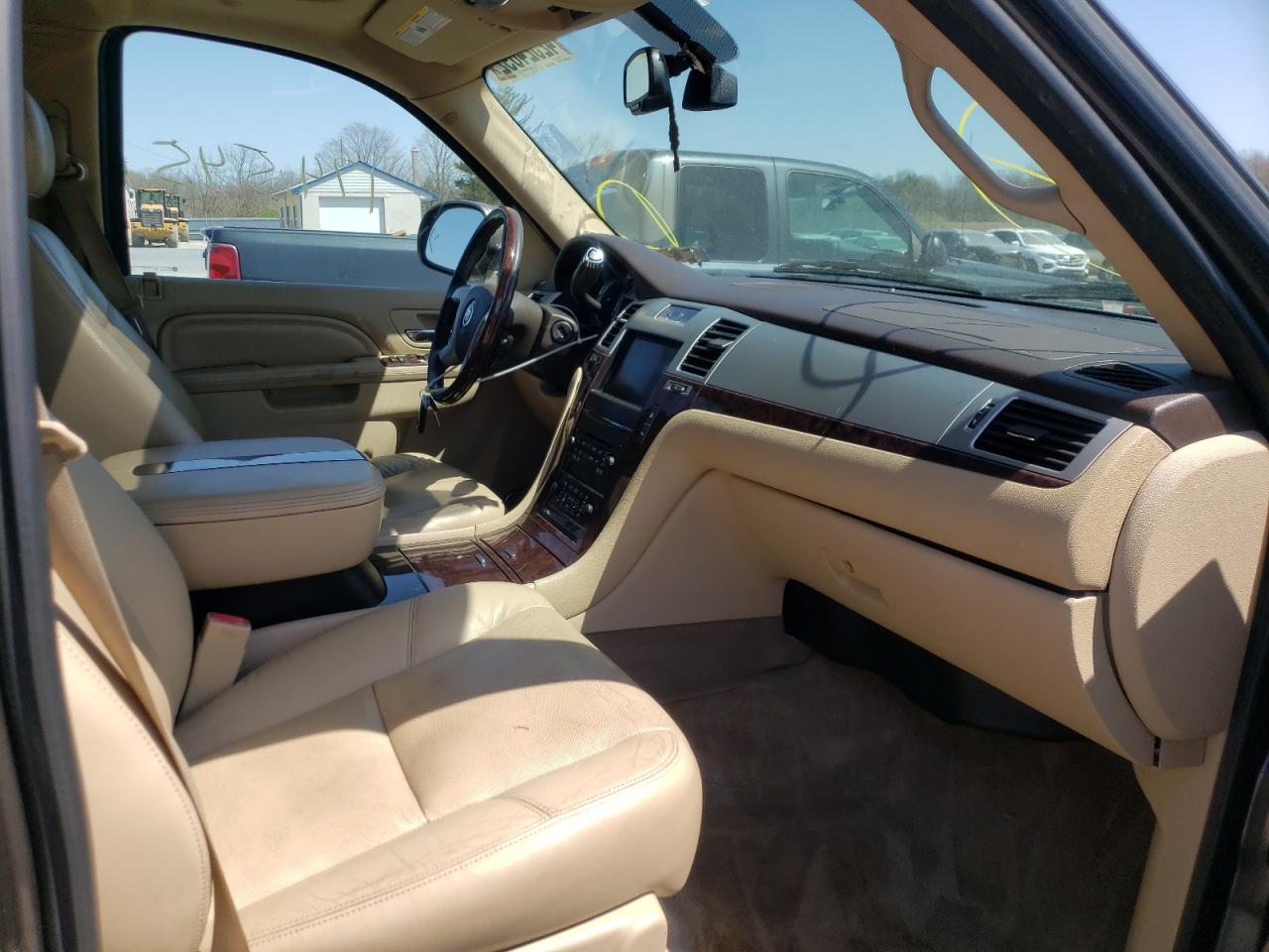 Photo 5 from auction – 2011 CADILLAC ESCALADE E with VIN 1GYS4HEF0BR178945