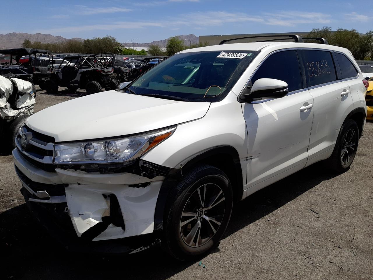 Photo 2 from auction – 2018 TOYOTA HIGHLANDER with VIN 5TDZZRFH9JS256442