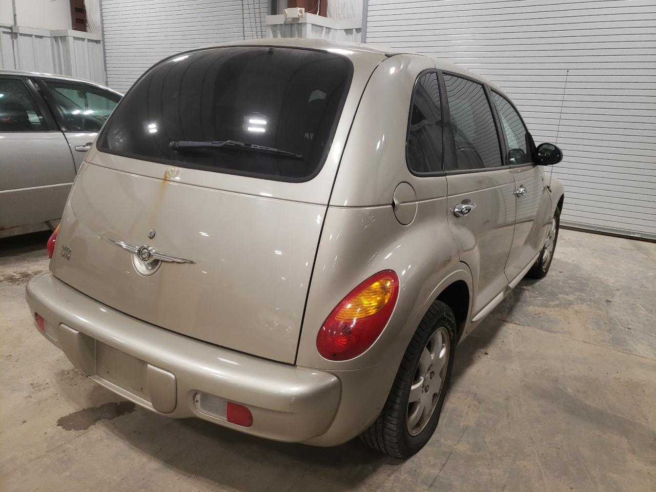 Photo 4 from auction – 2005 CHRYSLER PT CRUISER with VIN 3C8FY68B95T552018