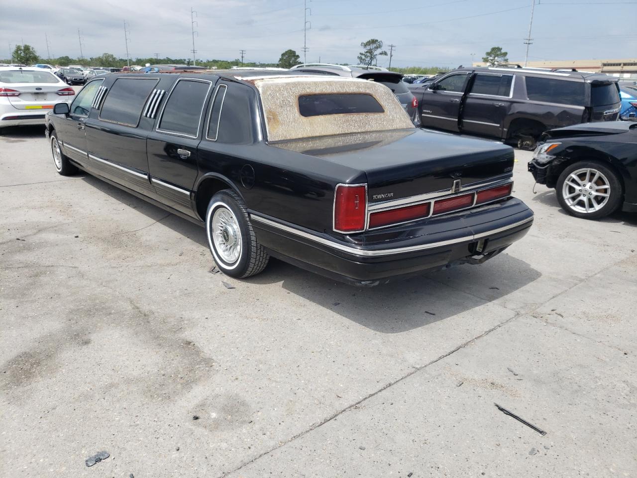 Zdjęcie 3 z aukcji – 1997 LINCOLN LIMO z VIN 1LNLM81W2VY658166