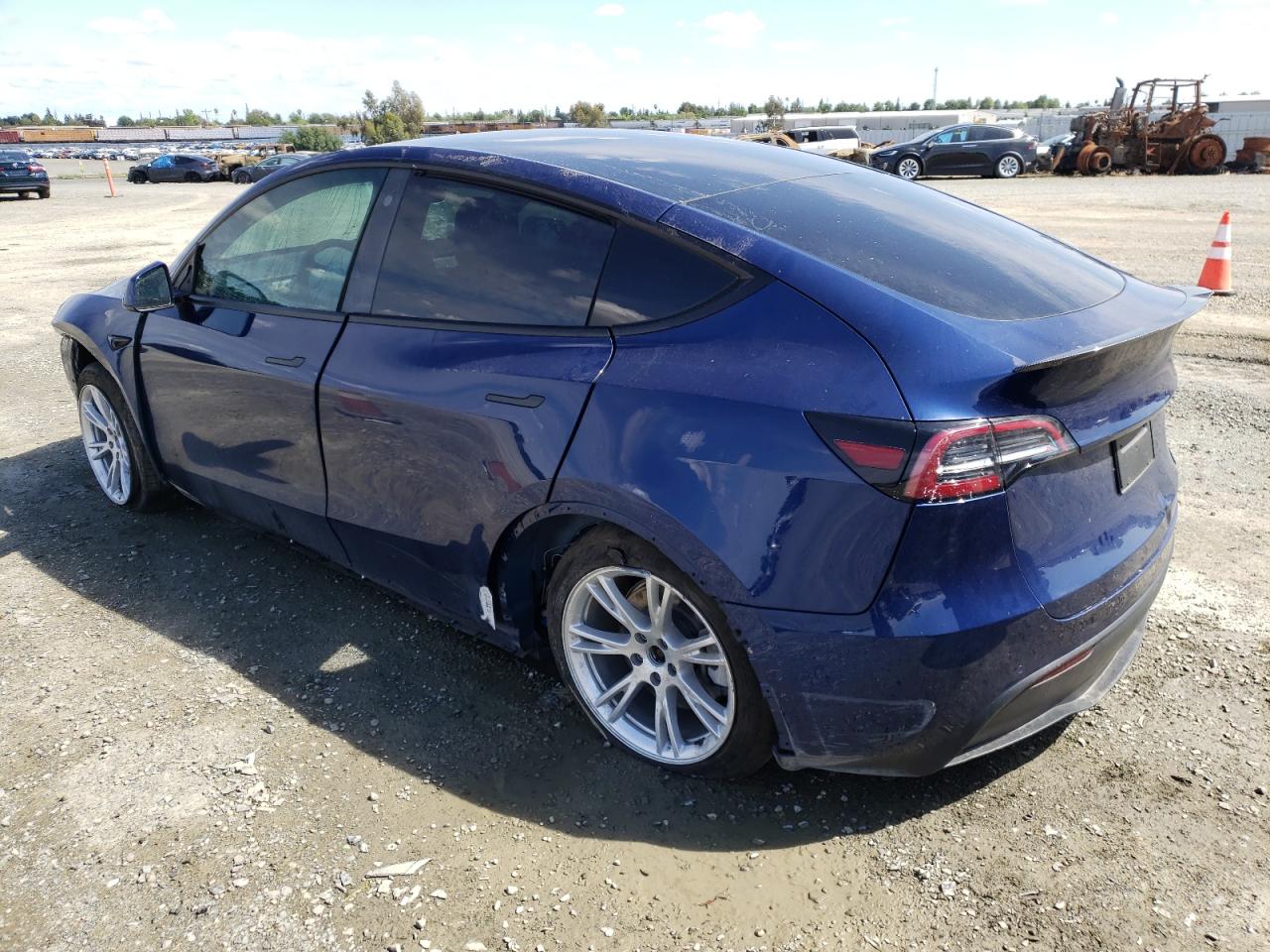 Photo 3 from auction – 2021 TESLA MODEL Y with VIN 5YJYGDEE5MF092465