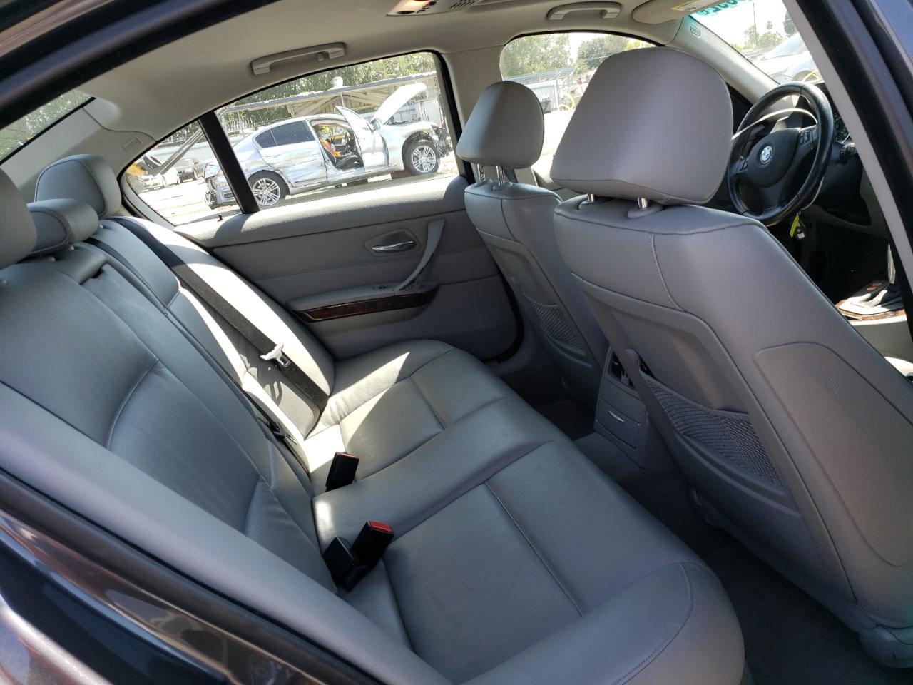 Photo 6 from auction – 2006 BMW 325 I with VIN WBAVB13516PT10152