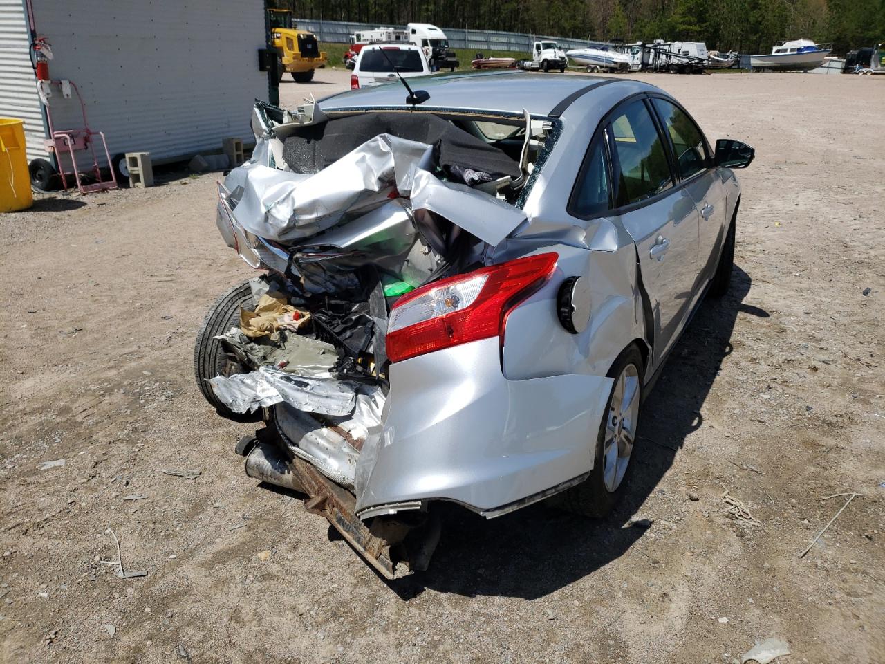 Photo 4 from auction – 2014 FORD FOCUS SE with VIN 1FADP3F22EL124435