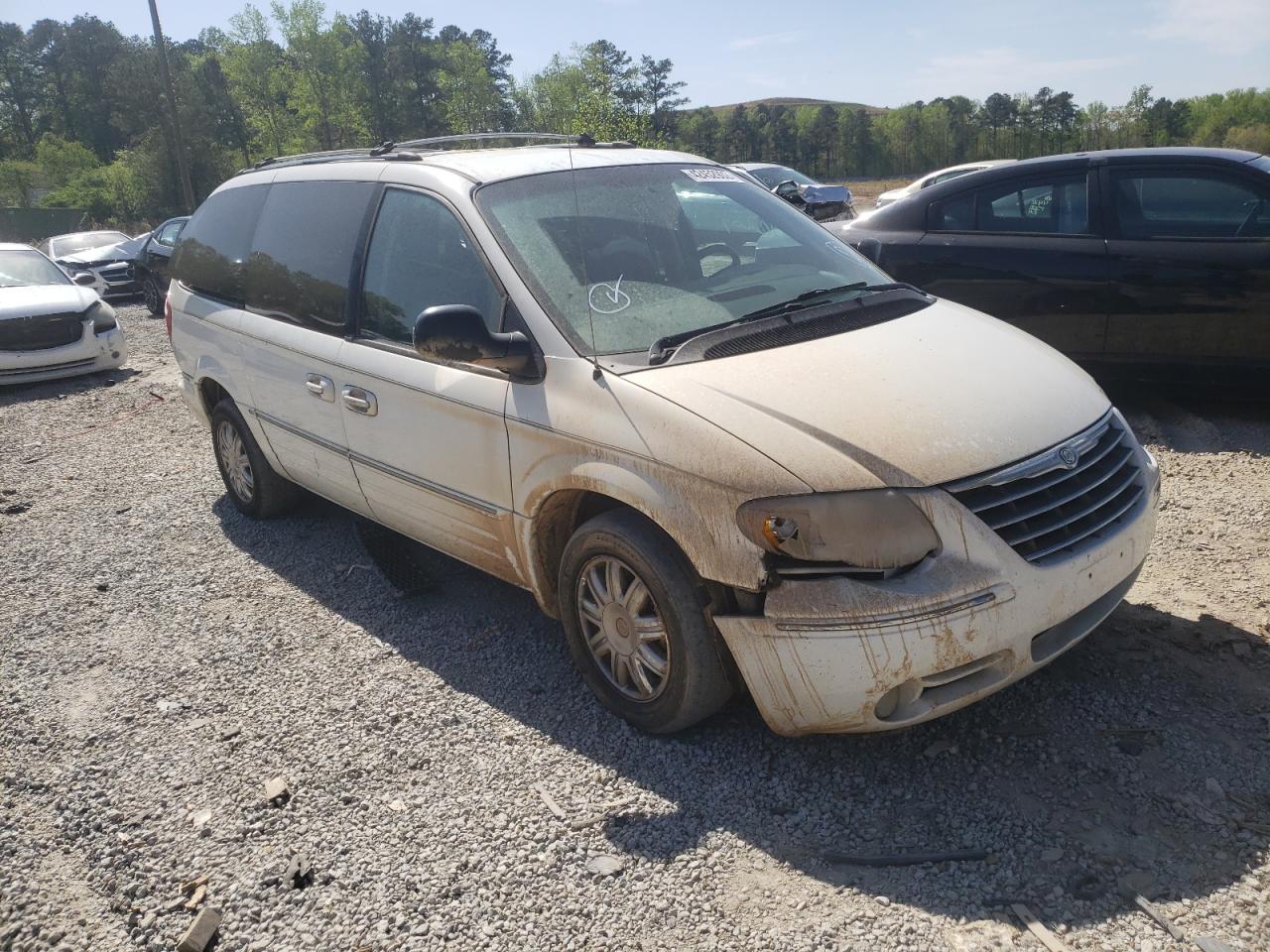 CHRYSLER TOWN & COU 2005 with VIN 2C8GP64L65R512620 - Photo from auction