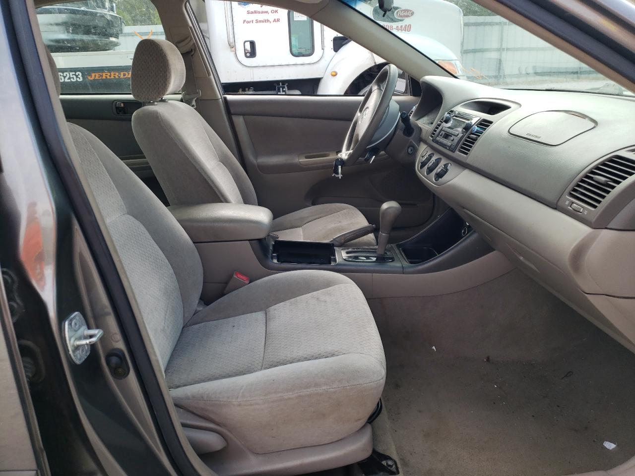 Photo 5 from auction – 2002 TOYOTA CAMRY LE with VIN 4T1BE32K82U589008