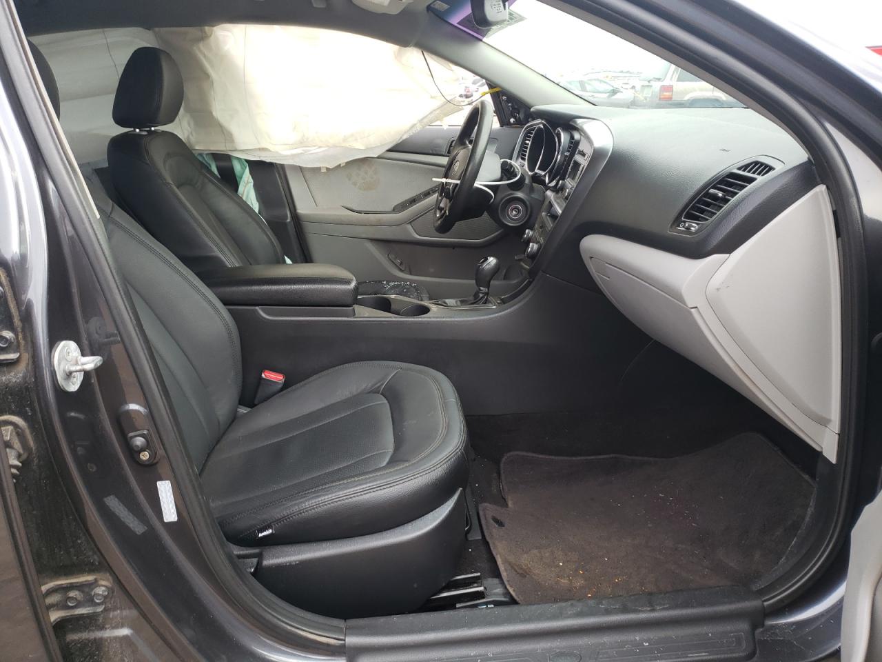 Photo 5 from auction – 2011 KIA OPTIMA LX with VIN KNAGM4A73B5152721