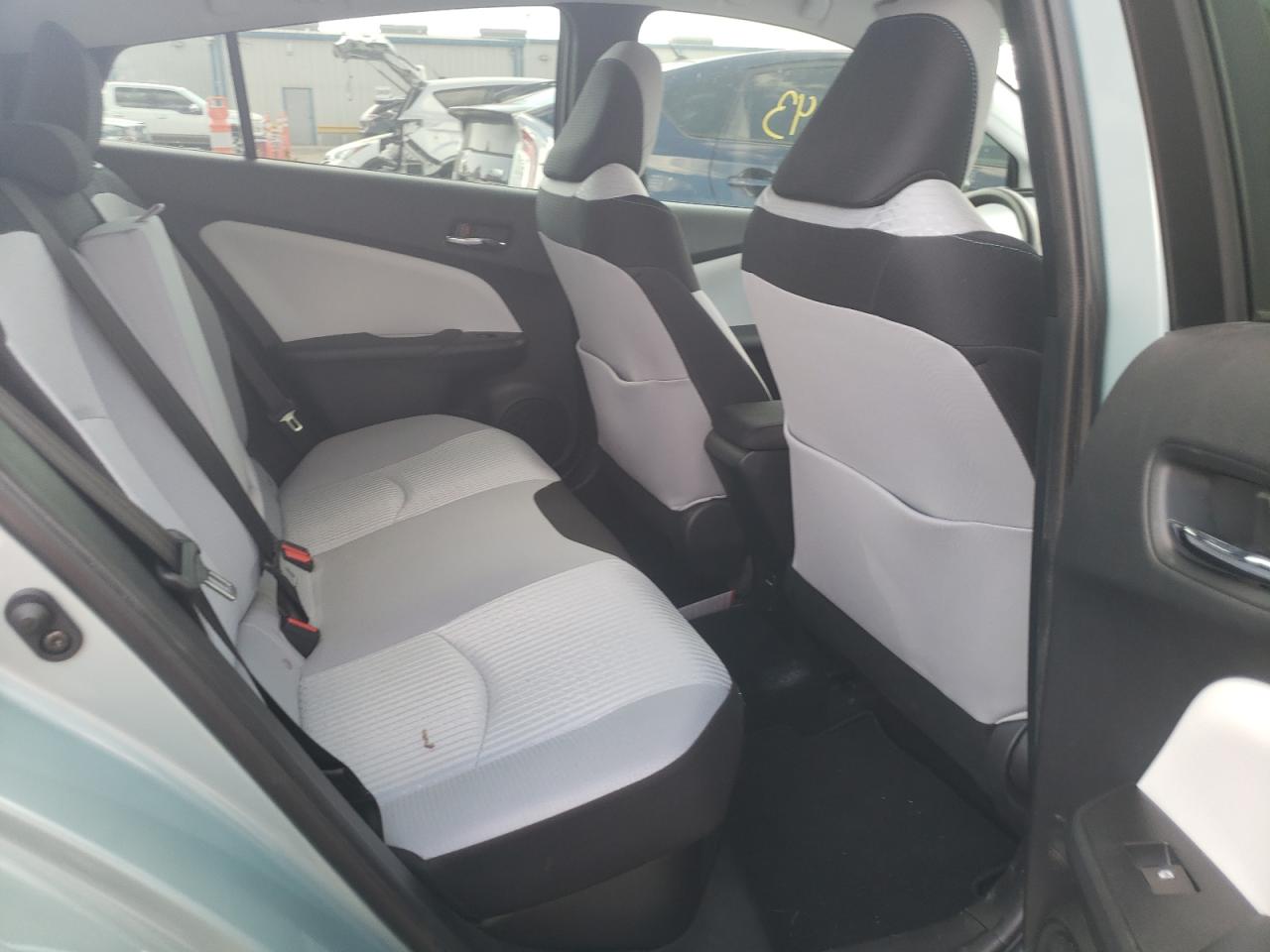 Photo 6 from auction – 2018 TOYOTA PRIUS with VIN JTDKBRFU3J3061988