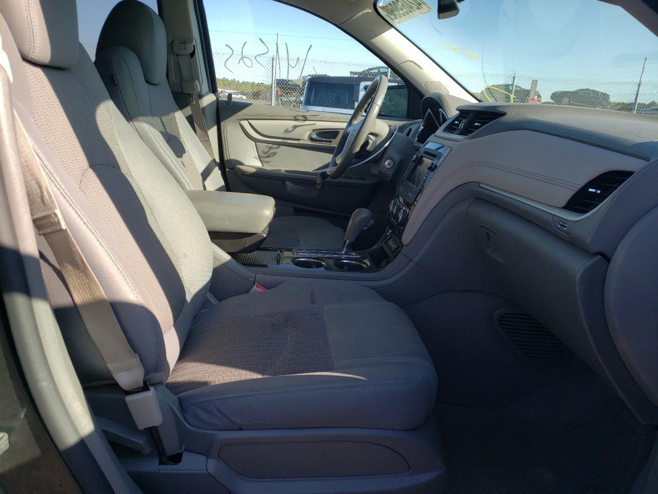 Photo 5 from auction – 2014 CHEVROLET TRAVERSE with VIN 1GNKVHKD9EJ168995