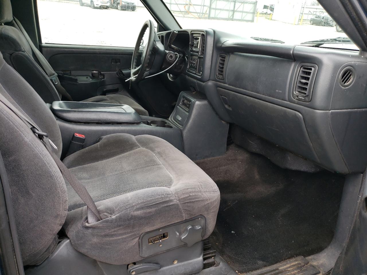 Photo 5 from auction – 2002 CHEVROLET SILVERADO with VIN 2GCEC19V721296370