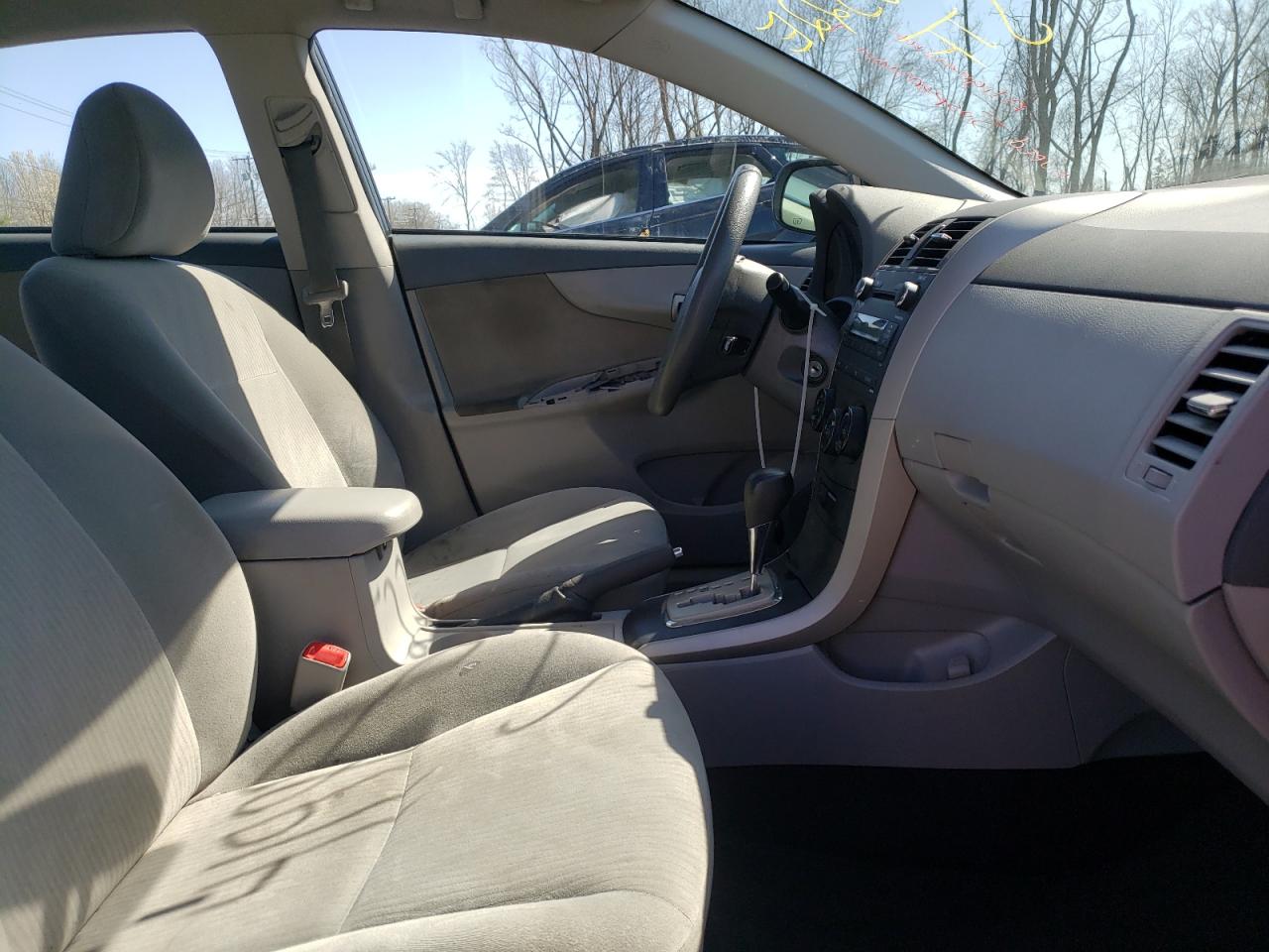Photo 5 from auction – 2010 TOYOTA COROLLA BA with VIN 2T1BU4EE2AC464911