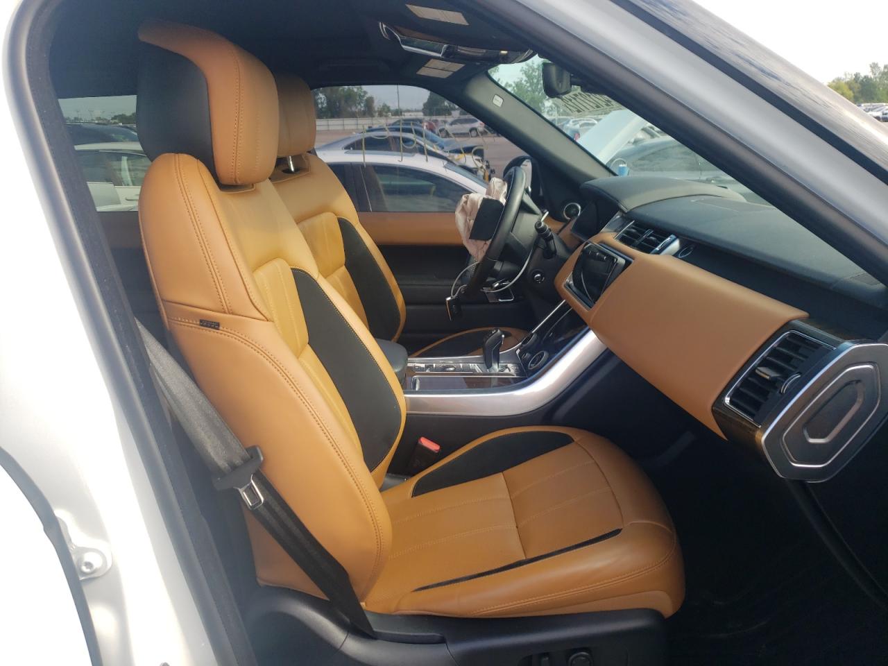 Photo 5 from auction – 2018 LAND ROVER RANGE ROVE with VIN SALWR2RE3JA181576