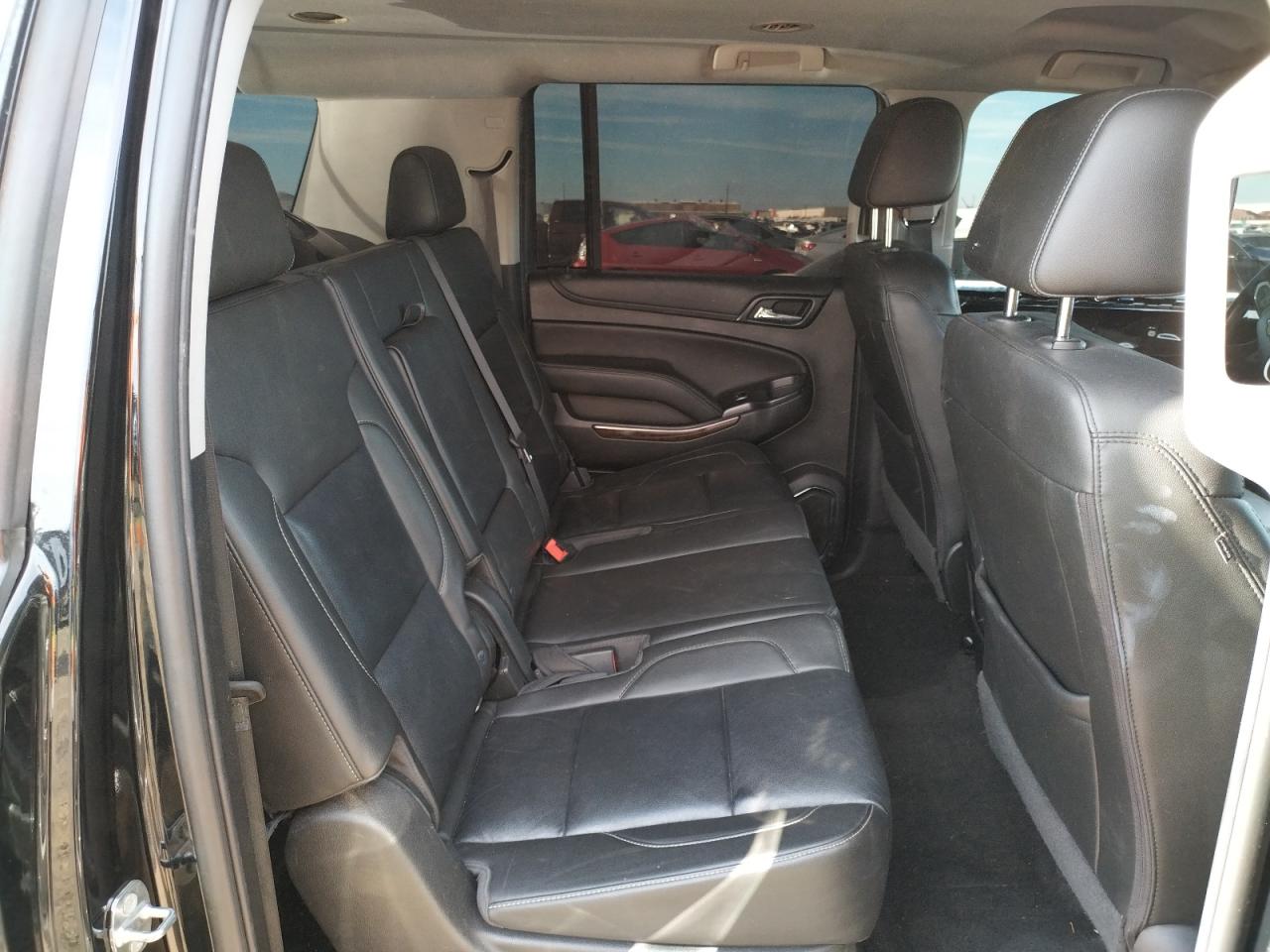 Photo 6 from auction – 2018 CHEVROLET SUBURBAN C with VIN 1GNSCHKC6JR366913