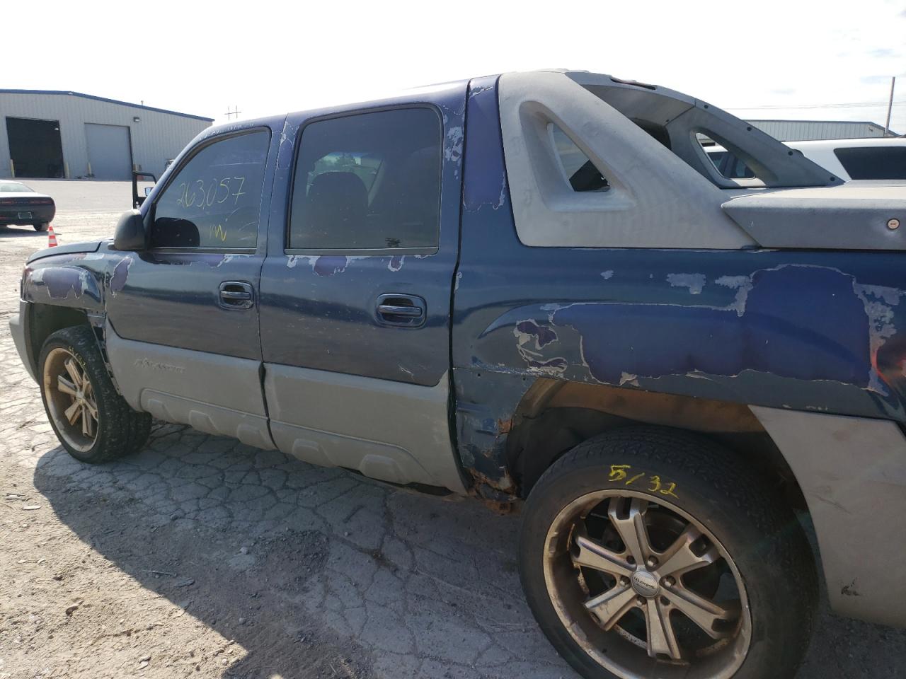 Photo 9 from auction – 2002 CHEVROLET AVALANCHE with VIN 3GNEK13T02G319772
