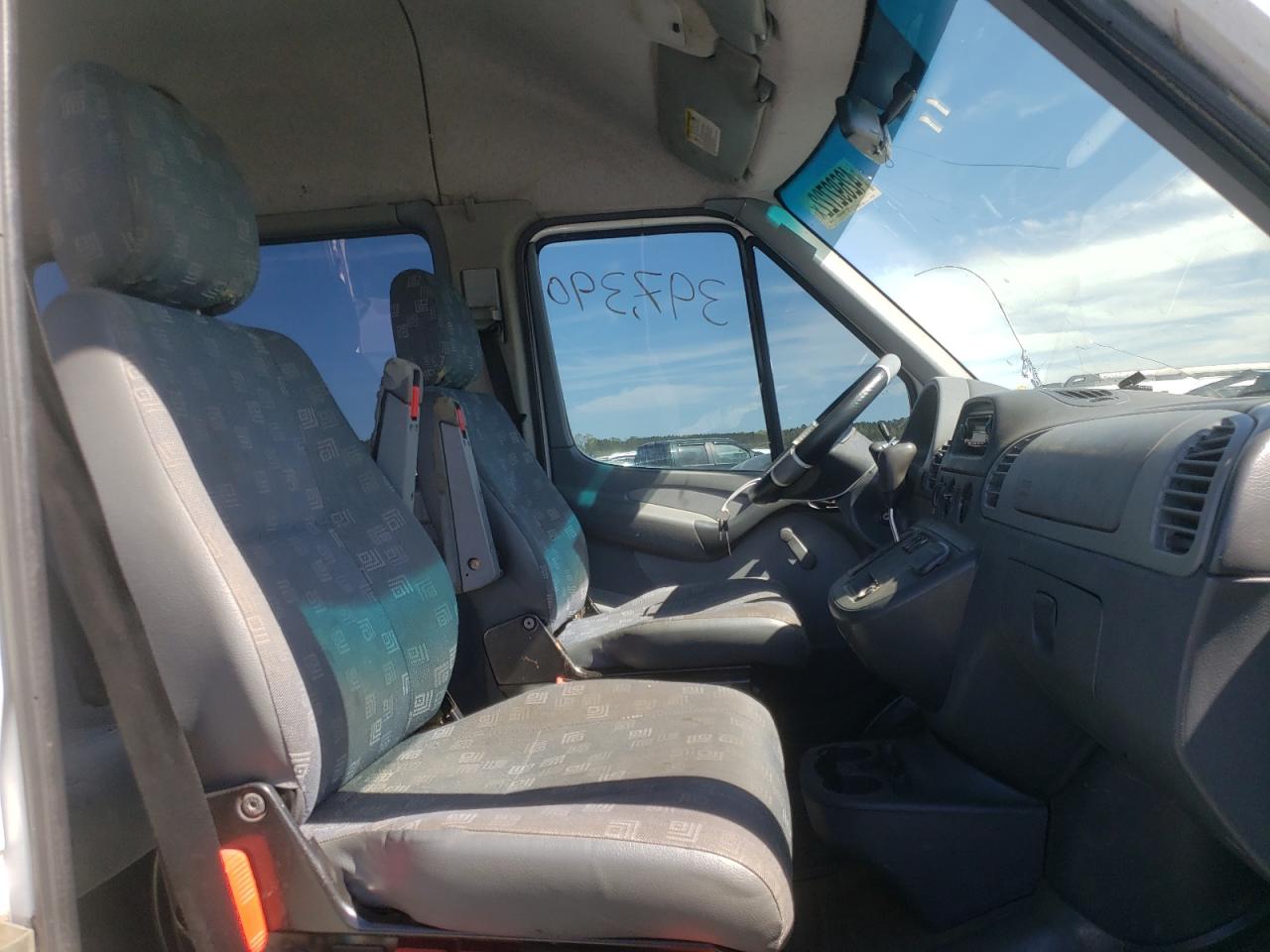 Photo 5 from auction – 2005 DODGE SPRINTER 2 with VIN WD8PD744455824705