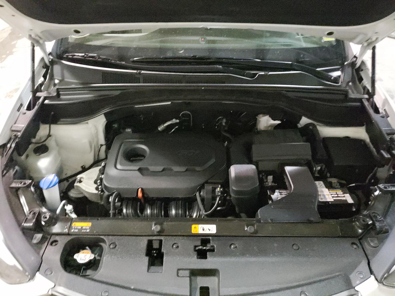 Photo 7 from auction – 2017 HYUNDAI SANTA FE S with VIN 5NMZU3LB7HH031624