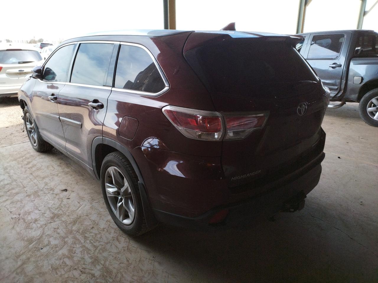 Photo 3 from auction – 2016 TOYOTA HIGHLANDER with VIN 5TDDKRFH9GS252382
