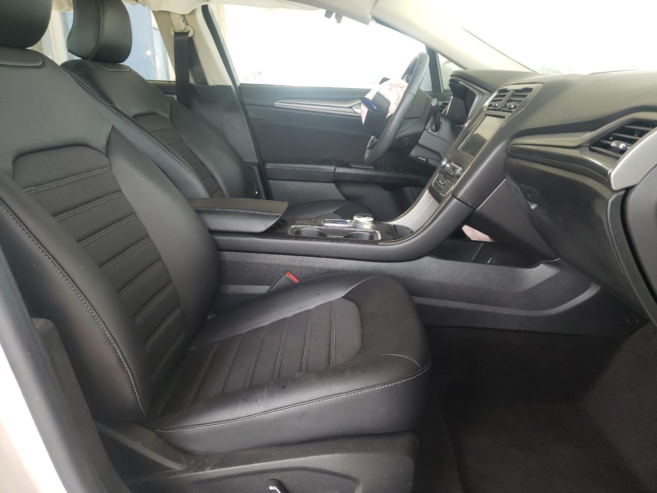 Photo 5 from auction – 2017 FORD FUSION SE with VIN 3FA6P0H72HR339142