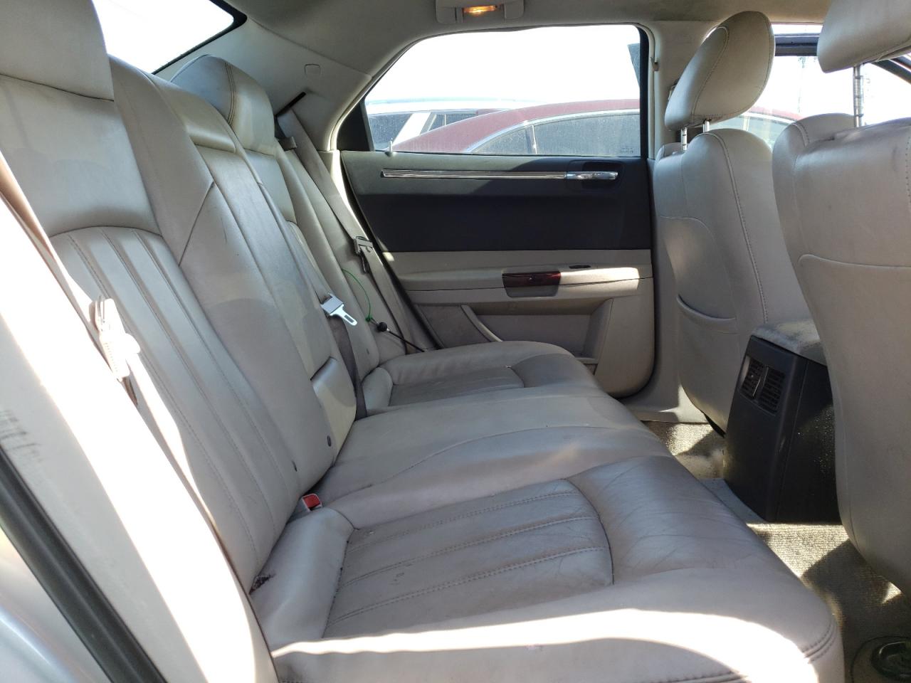 Photo 6 from auction – 2005 CHRYSLER 300C with VIN 2C3AA63H25H169255