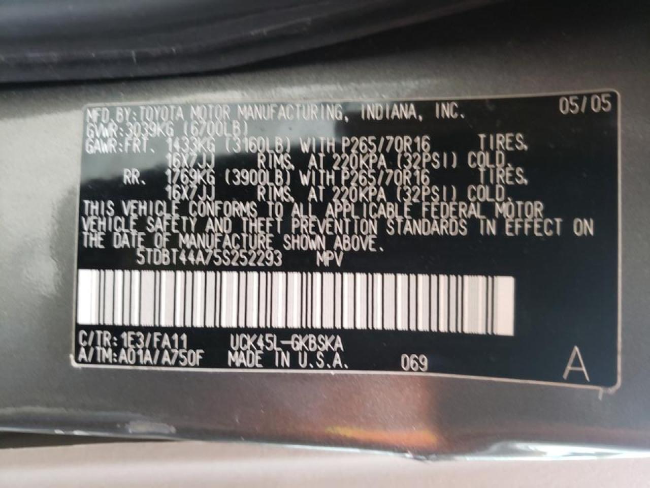 Photo 10 from auction – 2005 TOYOTA SEQUOIA SR with VIN 5TDBT44A75S252293