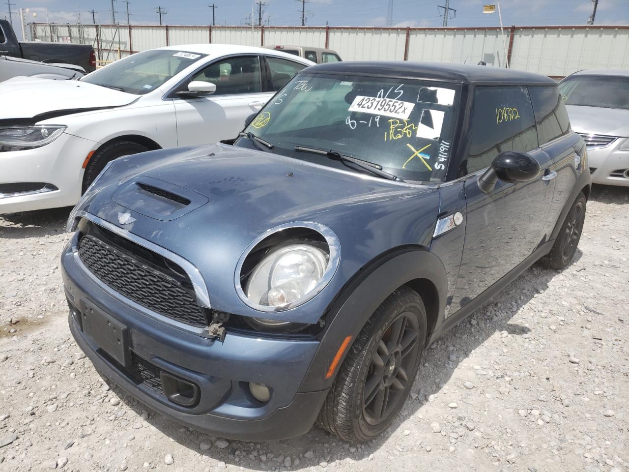 Photo 2 from auction – 2011 MINI COOPER S with VIN WMWSV3C55BTY16283