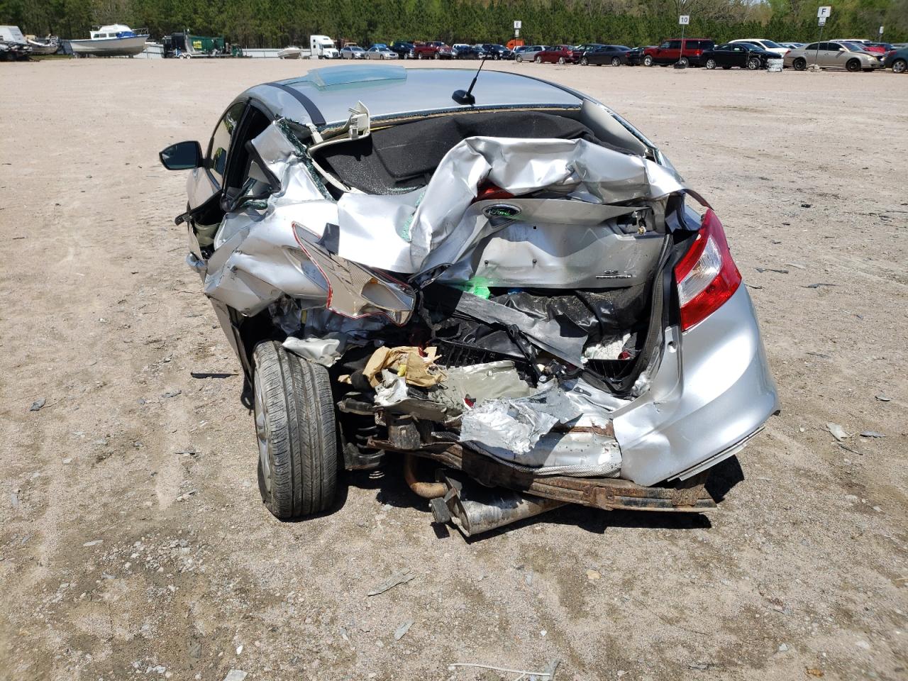 Photo 9 from auction – 2014 FORD FOCUS SE with VIN 1FADP3F22EL124435