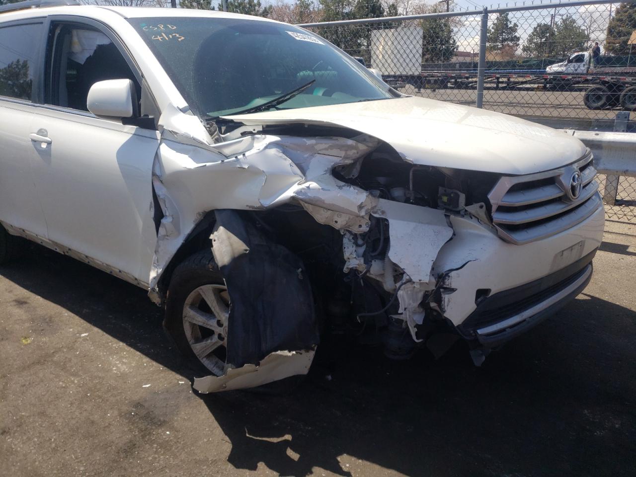 Фото 9 с аукциона – 2013 TOYOTA HIGHLANDER с VIN 5TDBK3EH6DS249246