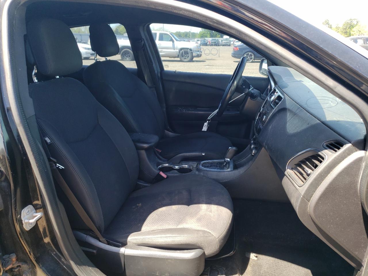 Photo 5 from auction – 2014 CHRYSLER 200 TOURIN with VIN 1C3CCBBB3EN195508