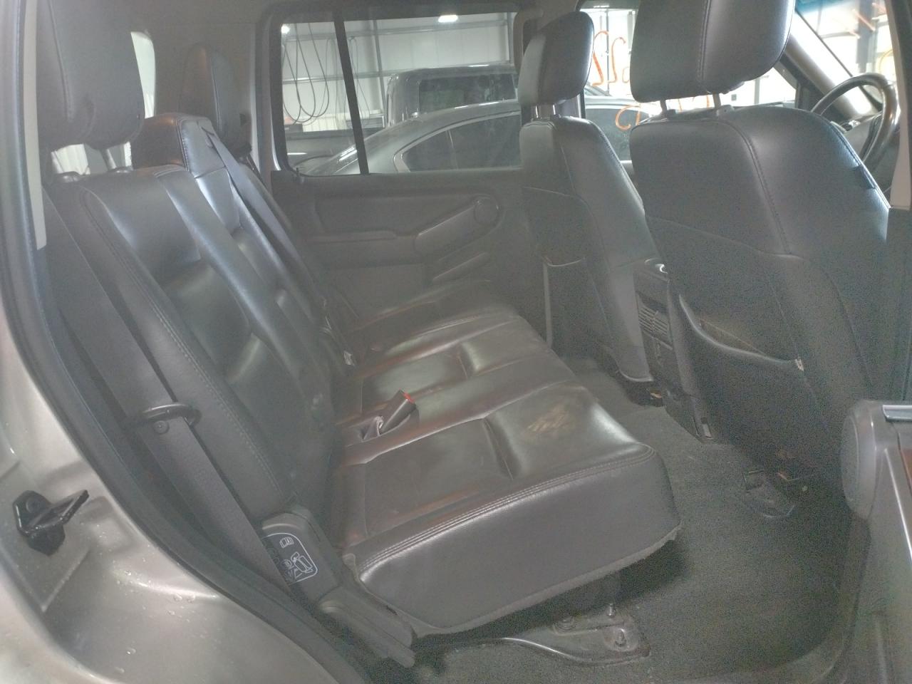 Photo 6 from auction – 2006 FORD EXPLORER L with VIN 1FMEU75E46UA48301