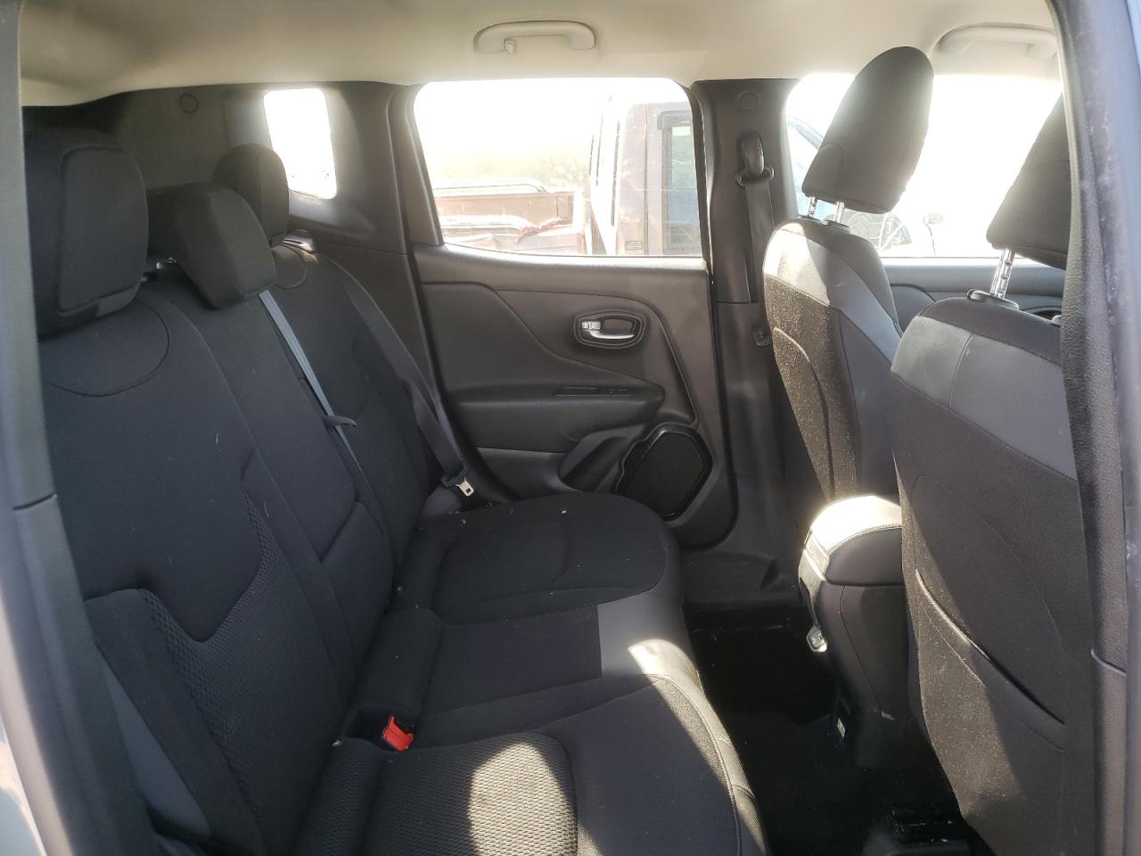 Photo 6 from auction – 2018 JEEP RENEGADE L with VIN ZACCJABB6JPH42946