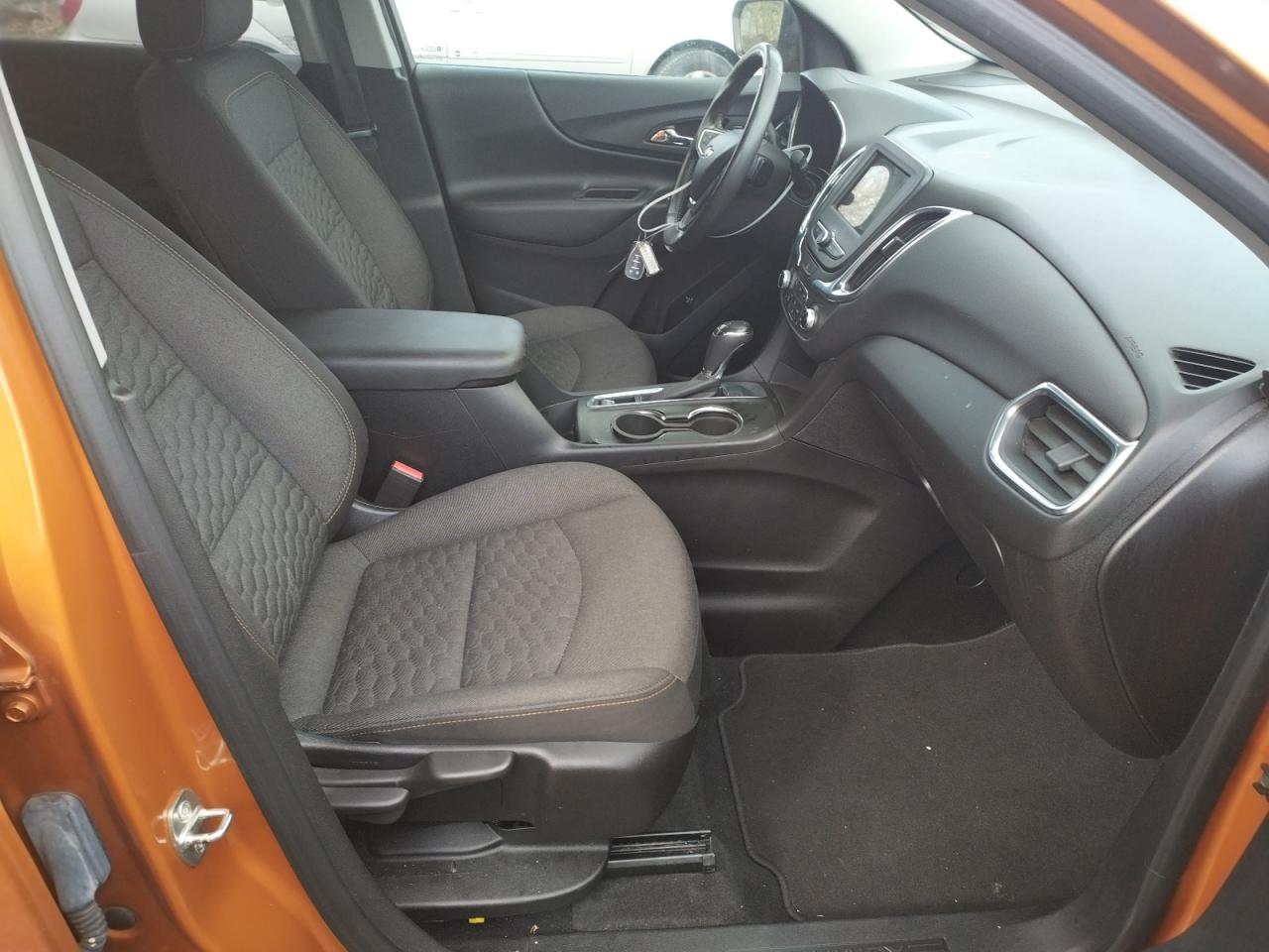 Photo 5 from auction – 2019 CHEVROLET EQUINOX LT with VIN 2GNAXKEV6K6199136