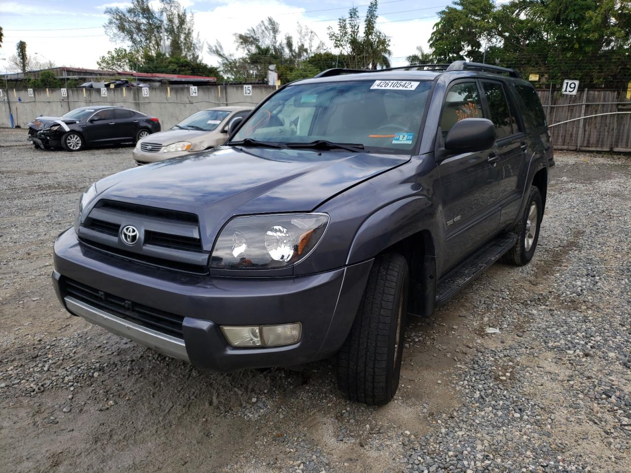 Photo 2 from auction – 2004 TOYOTA 4RUNNER SR with VIN JTEBU14R040041449