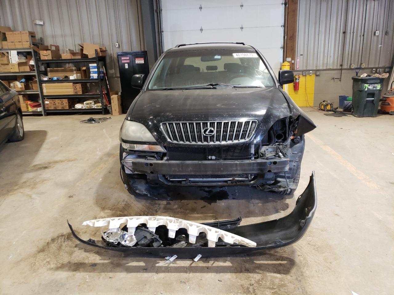Photo 9 from auction – 1999 LEXUS RX 300 with VIN JT6HF10U7X0092574