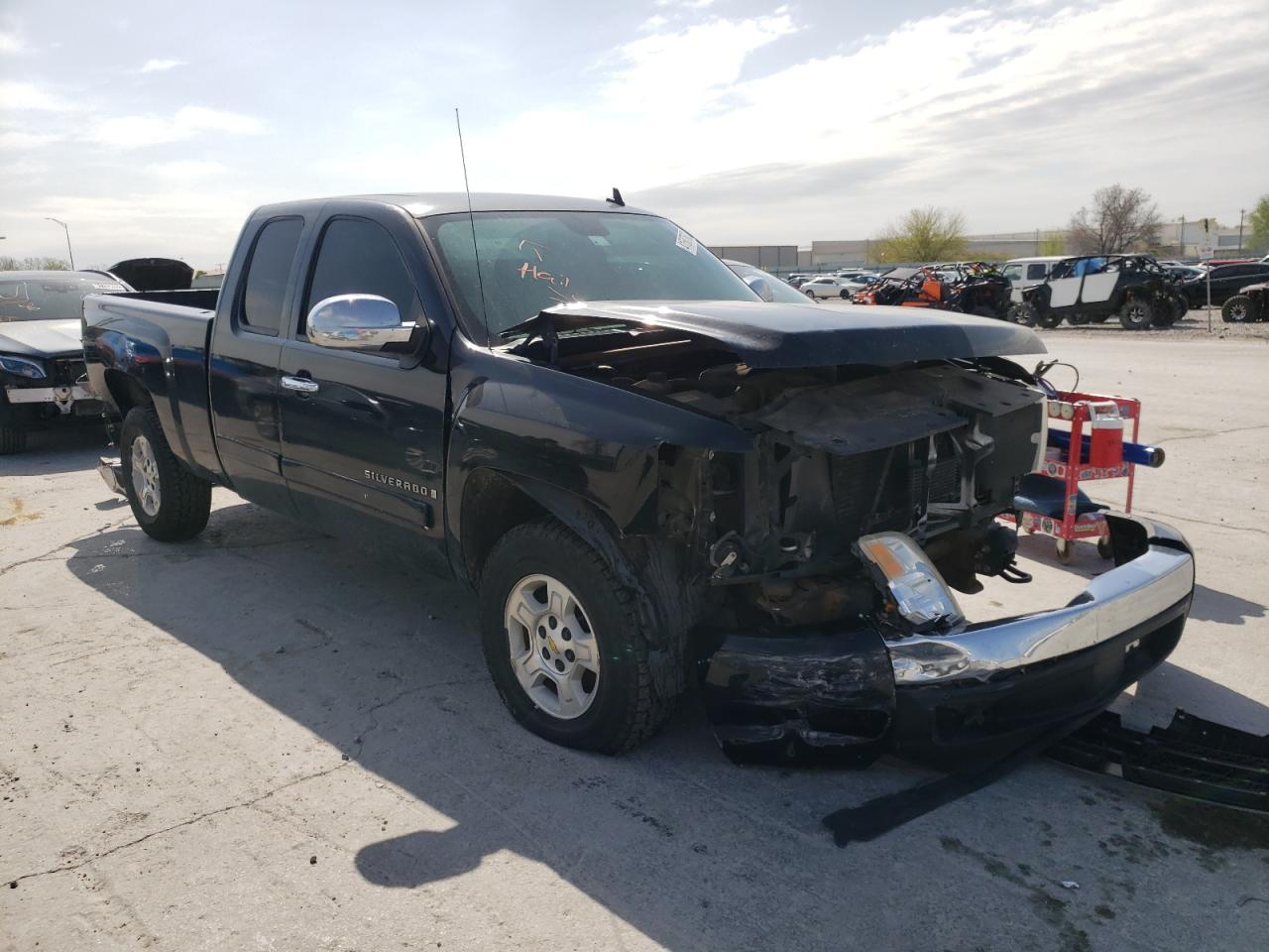 CHEVROLET silverado 2007 with VIN 2GCEC19JX71637085 - Photo from auction