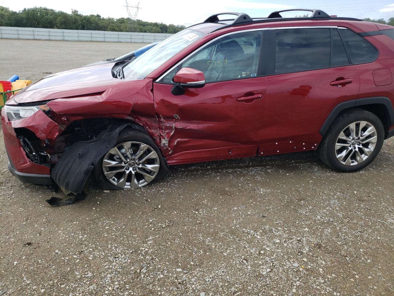 Photo 9 from auction – 2021 TOYOTA RAV4 XLE P with VIN 2T3C1RFV2MW159542