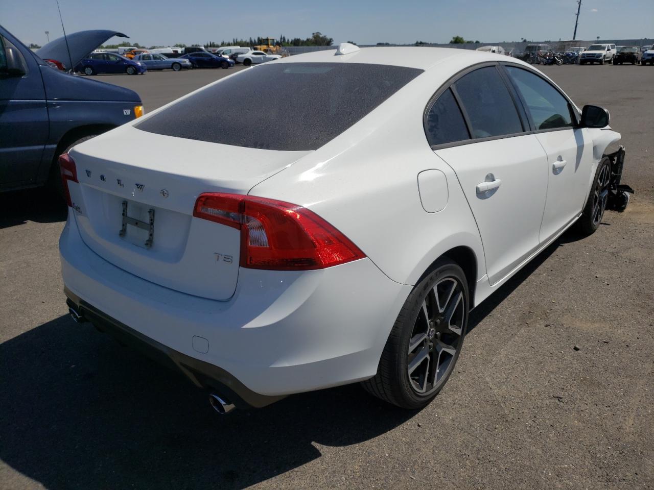 Photo 4 from auction – 2017 VOLVO S60 with VIN YV126MFL6H2421652