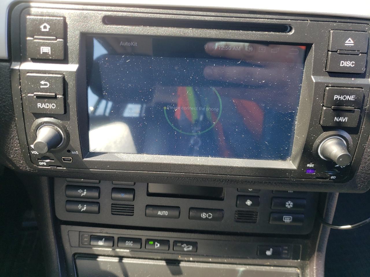 Photo 9 from auction – 2004 BMW 325 XIT with VIN WBAEP33404PE91846