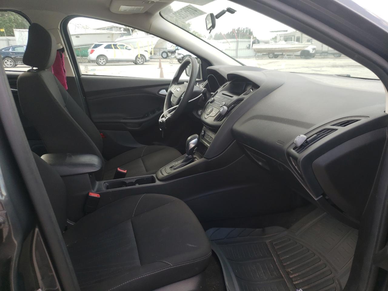 Photo 5 from auction – 2017 FORD FOCUS SE with VIN 1FADP3F24HL335754